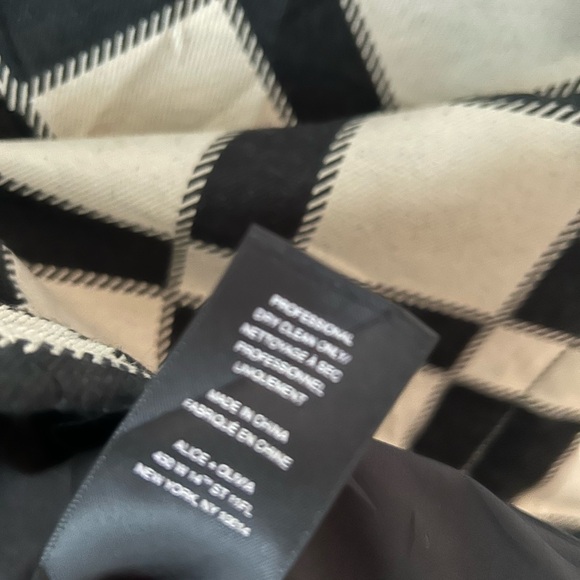 Checkered Sleeveless Dress - Black and Beige - Picture 5 of 5